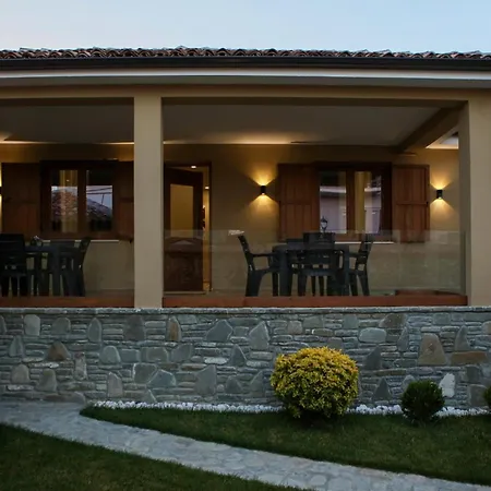 Zoi A To Remember I Located Inside The Castle Of Elbasan, On A Historic Road Via Egnatia I Homemade Breakfast 酒店 爱尔巴桑