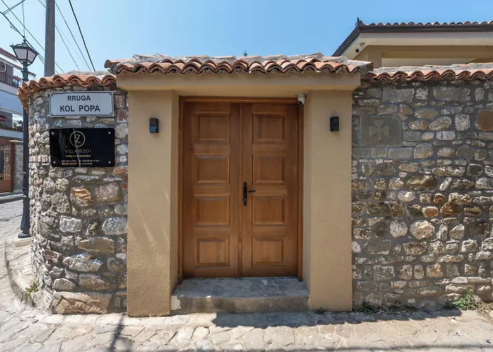 Zoi A To Remember I Located Inside The Castle Of On A Historic Road Via Egnatia I Traditional Breakfast ホテル エルバサン