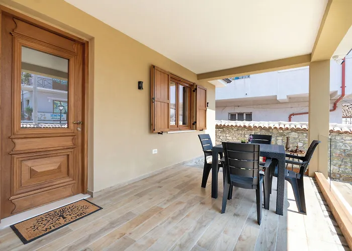 Zoi A To Remember I Located Inside The Castle Of On A Historic Road Via Egnatia Hotel