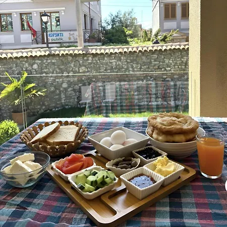 Maison d'hôtes Villa Zoi A Stay To Remember I Guesthouse Inside The Castle Of Elbasan I Roman Historic District Via Egnatia I Homemade Breakfast